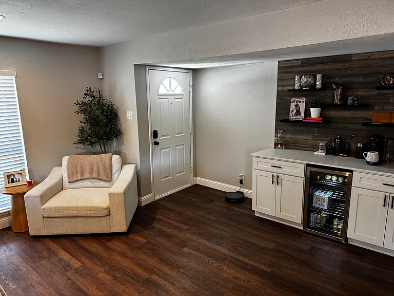 1029 Cross Bend Rd — Photo 8