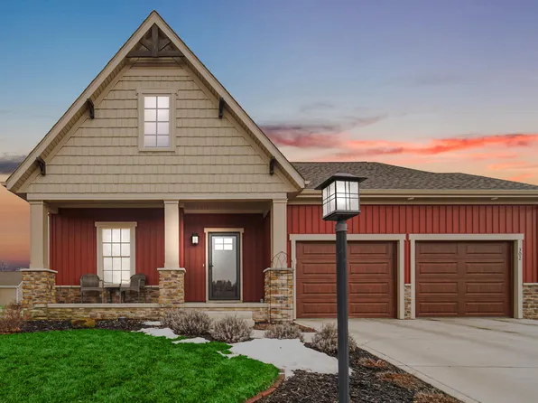 302 W Prairie Ln, Valparaiso, IN 46385