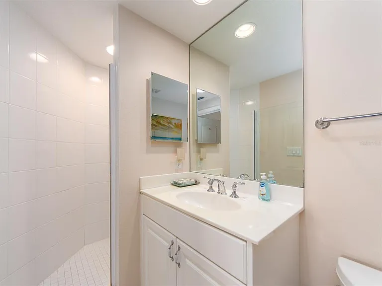 521 Mandalay Ave #410 — Photo 31