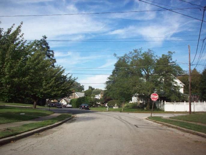 2nd image of 2806 Devon Ln