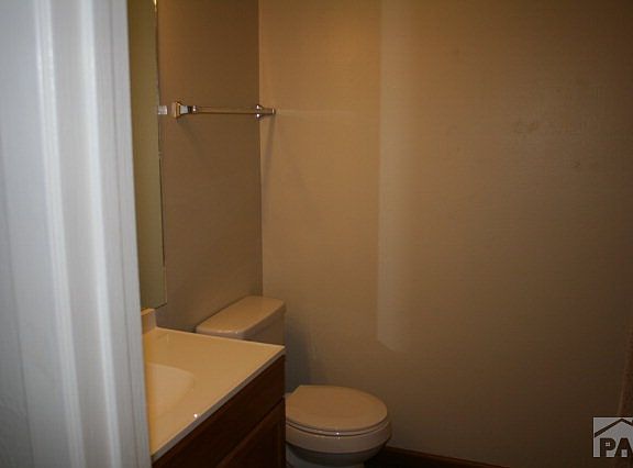 4th image of 6 Pennwood Ln
