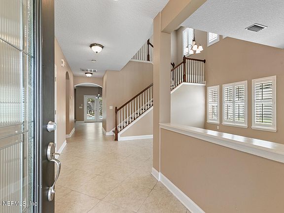 4th image of 270 CANDLEBARK Drive