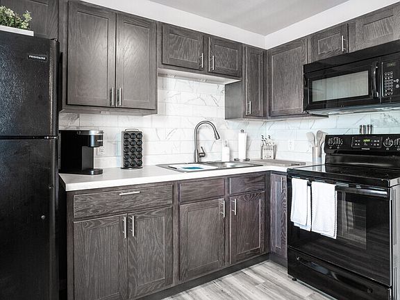 4th image of 2827 Cedar Cir APT 3