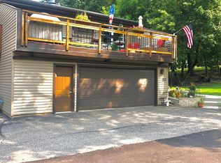 226 River Woods Ln, Burnsville, MN 55337