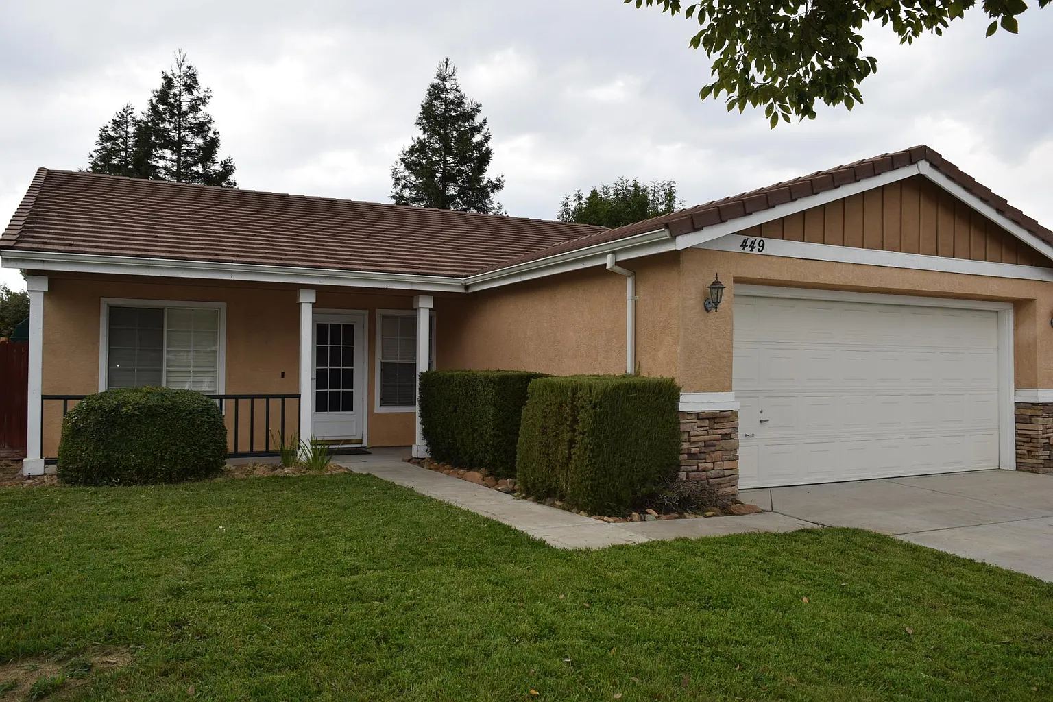 449 Glenbriar Cir photo 1