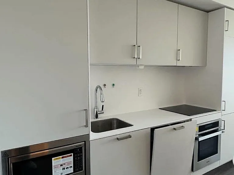 88 Queen St E #2709 — Photo 7