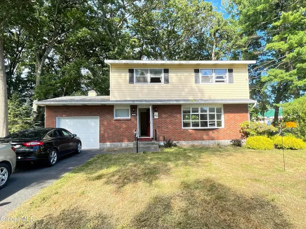 22 Farnam Place, Albany, NY 12205