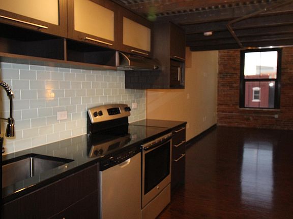 2nd image of 800 Q St #303