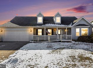 1686 Taylor Dr, Hanover, PA 17331