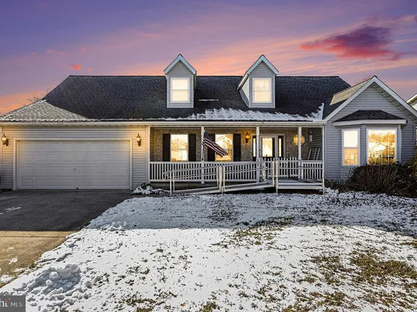 1686 Taylor Dr, Hanover, PA 17331