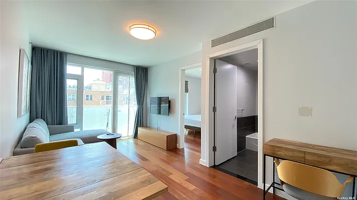 Sold by E Realty International Corp | media 11