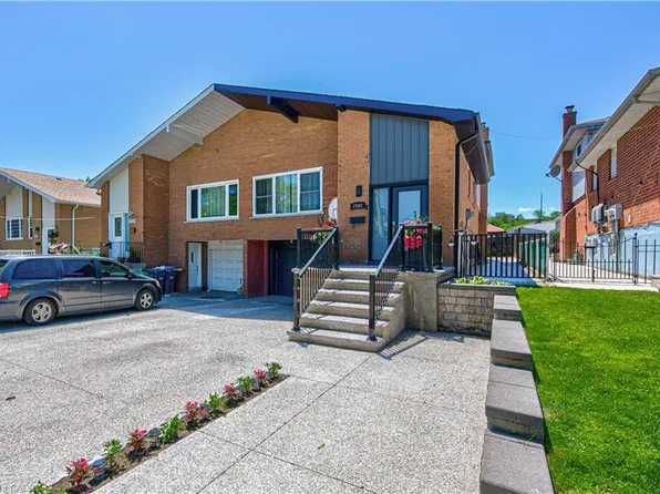 2560 Palisander Ave, Mississauga, ON L5B 2L2