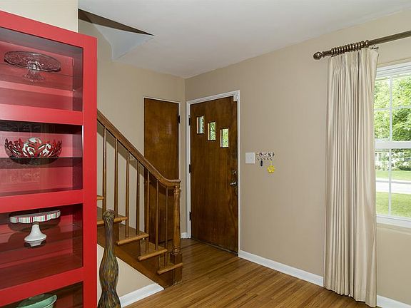 3rd image of 6347 Burlington Ave