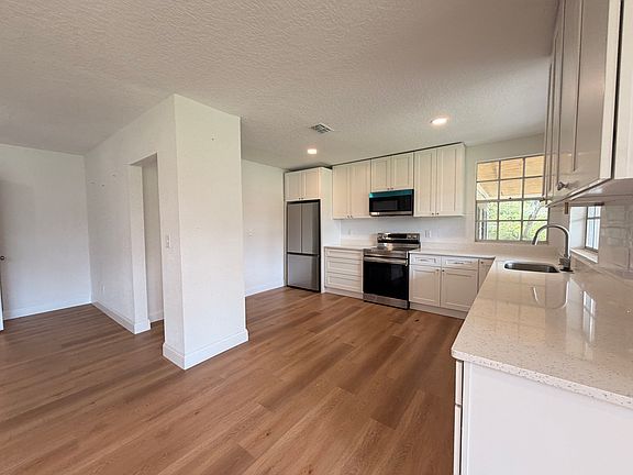 5th image of 2368 Mills Rd
