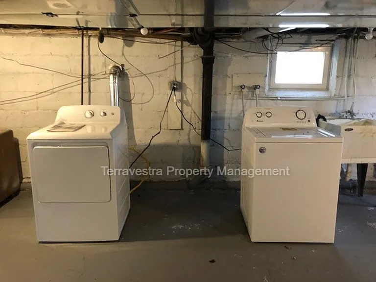 31 Lane Ave — Photo 17