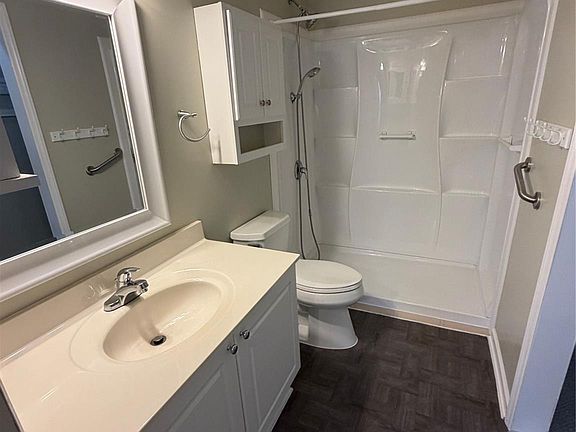5th image of 484 Lexie Ln