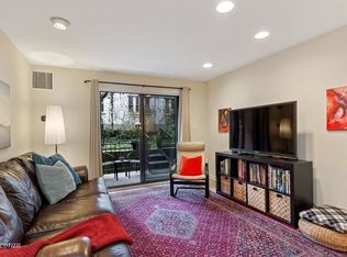26 Oliver St APT 1C, Brooklyn, NY 11209