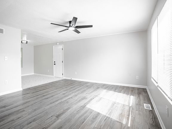 4th image of 612 Woodlark Dr