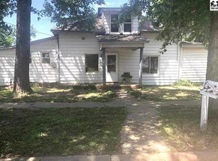 1222 Oak St, Harper, KS 67058