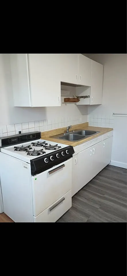 Building Photo - 82-84 Appleton Ave #3L