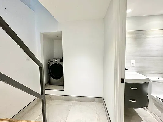 Rented by Pear NYC LLC | media 30