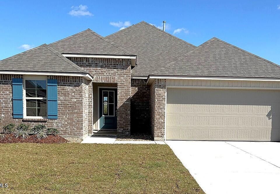 1st image of 137 Cottage Cove Dr