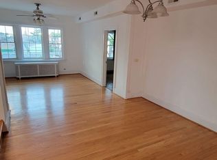 5945 W Irving Park Rd #2F, Chicago, IL 60634