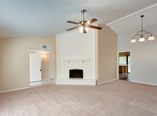 2117 Pennington Dr, Arlington, TX 76014