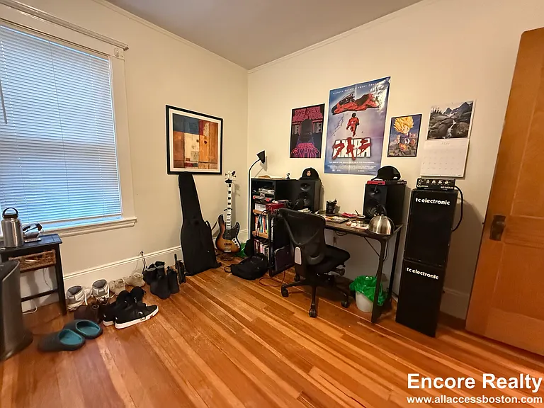 98 Brooks St — Photo 7