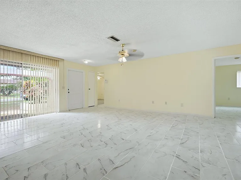 920 NW 92nd Ave — Photo 35