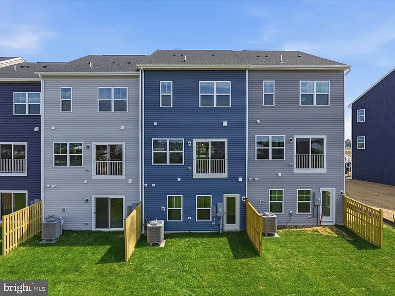 124 Swansong Pl — Photo 20