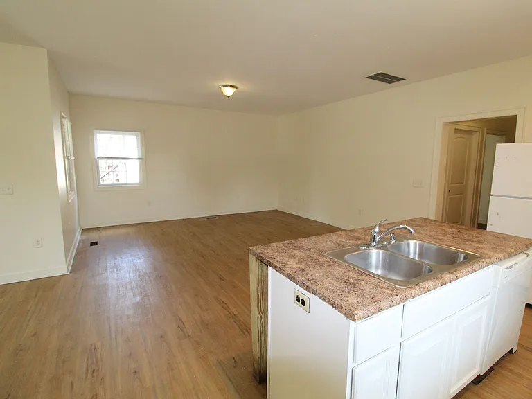 301 W Market St — Photo 19
