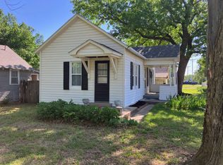320 S Malcolm Ave, Chanute, KS 66720