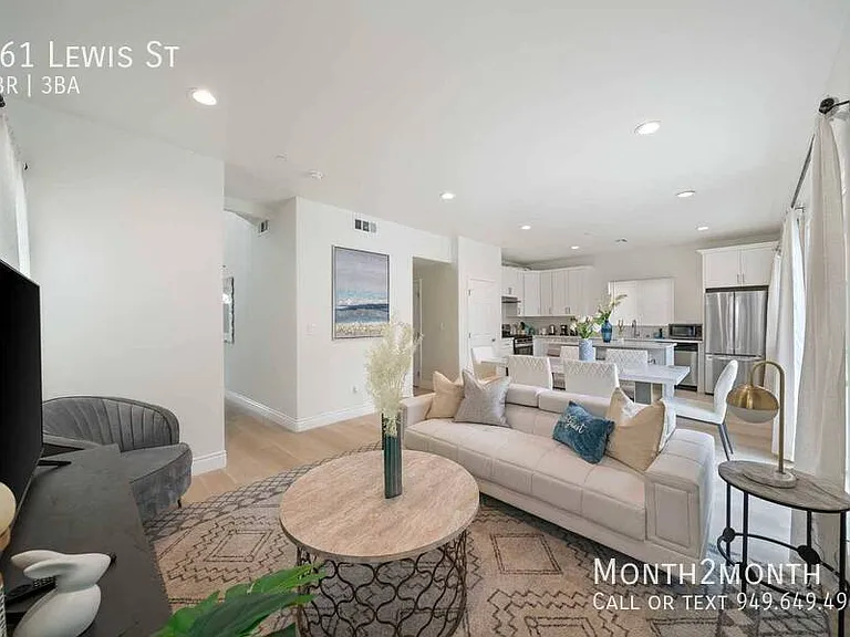 761 Lewis St — Photo 2