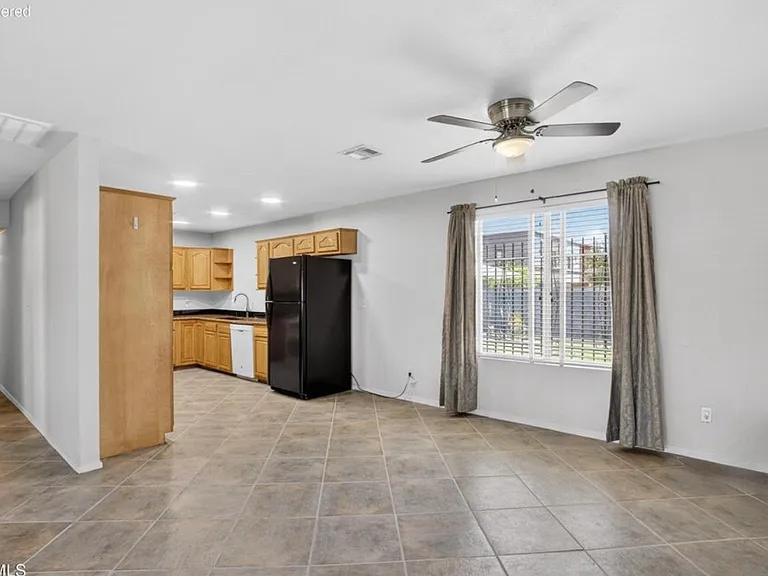 2215 W Butler Dr — Photo 9