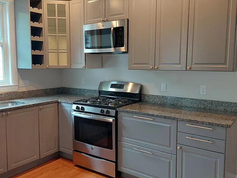 4790 Yew St — Photo 4