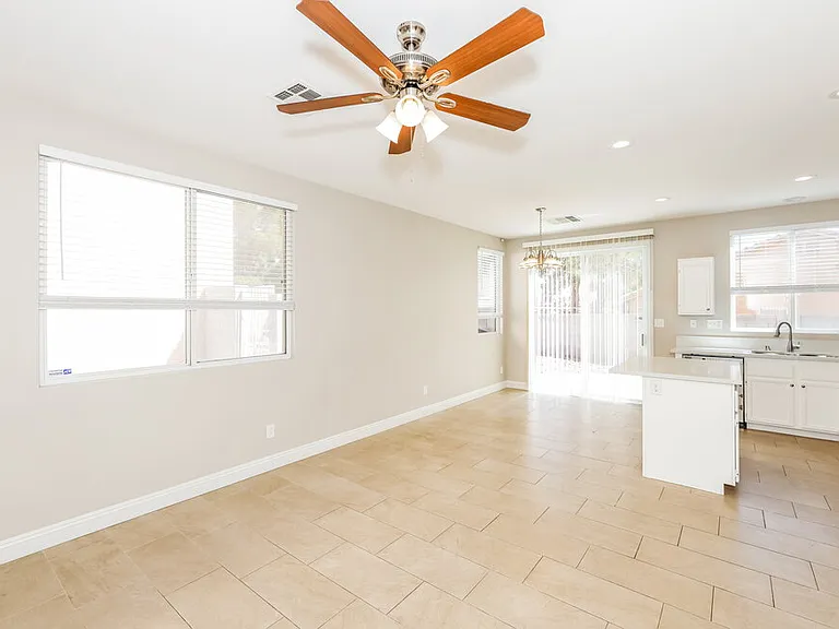 486 Kirkstone Way — Photo 9