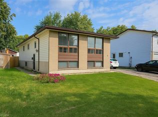 16 Garrow Dr, Hamilton, ON L9C 6G9