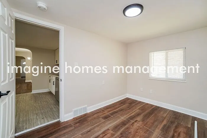 2828 Pine St — Photo 10