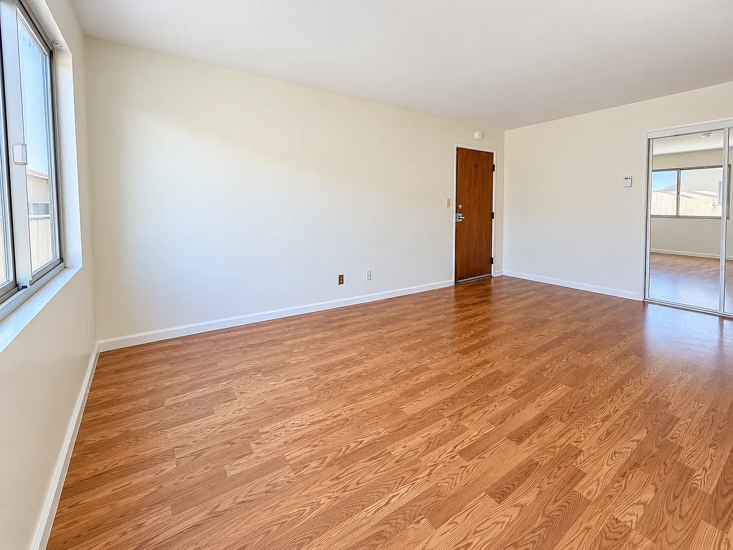 728 Adams St — Photo 2