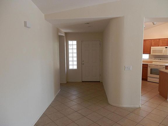 4th image of 1483 E Holiday Dr
