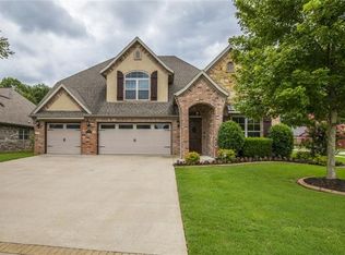 1600 NE Greenbrier Rd, Bentonville, AR 72712