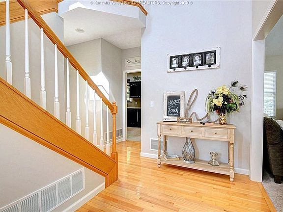 3rd image of 718 Plantation Dr