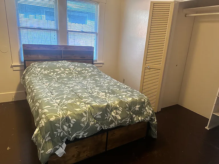 210 Decoe St — Photo 1