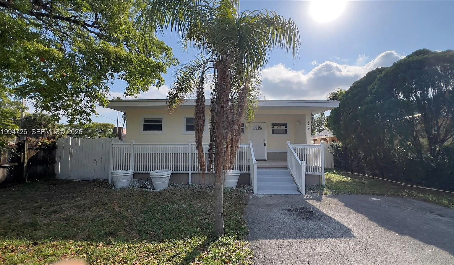 Town Of Hallandale B-13 — Photo 2