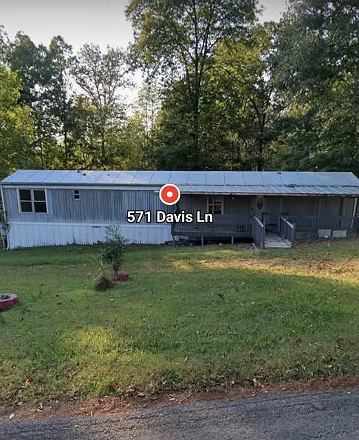 571 Davis Ln