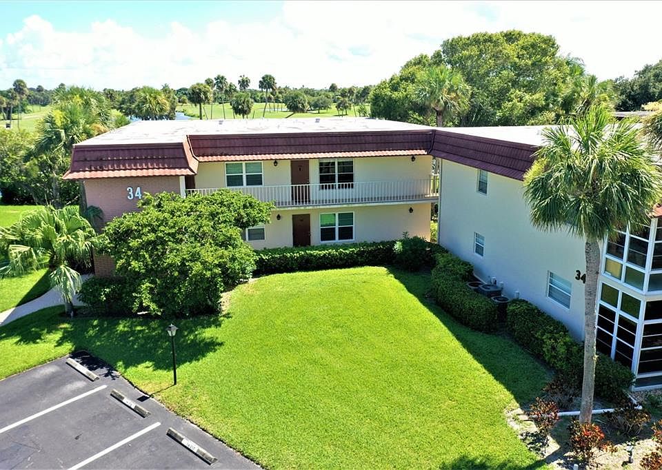 1st image of 34 Vista Gardens Trl