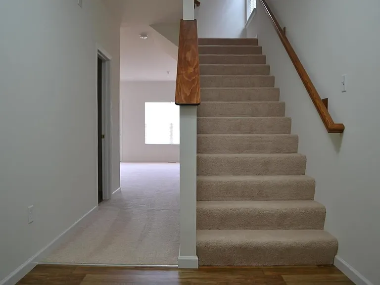 2410 Kilare Ln N — Photo 3