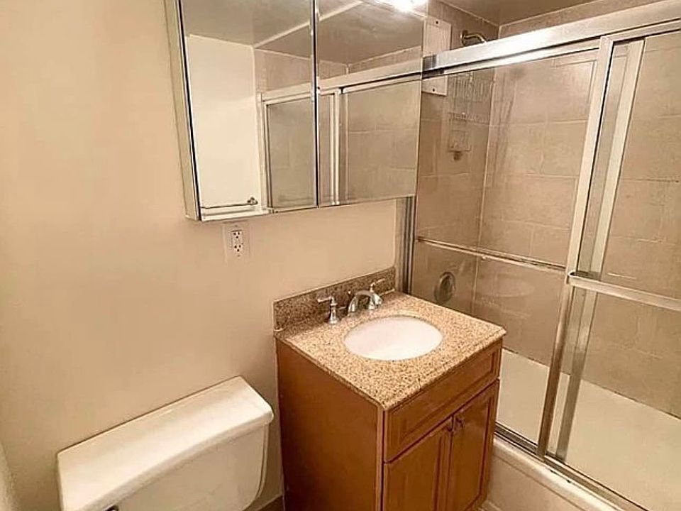 2nd image of 1614 2nd Ave APT 5A