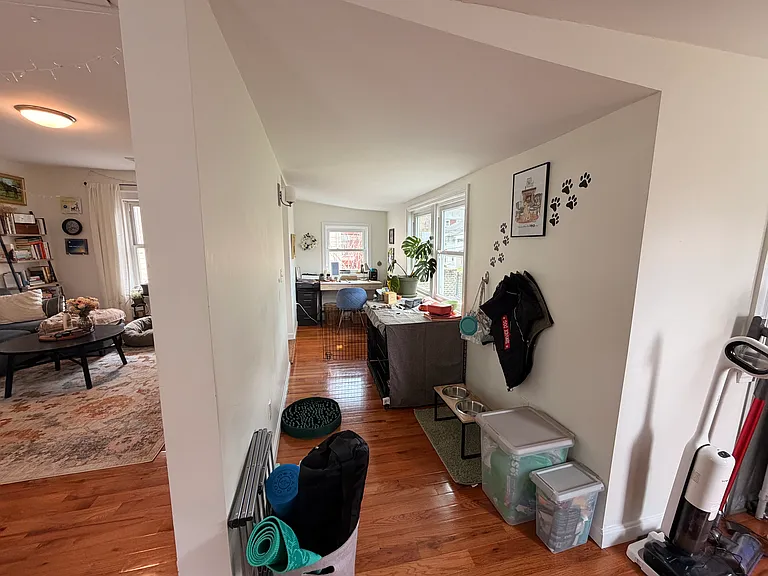 50 Raymond Ave — Photo 4